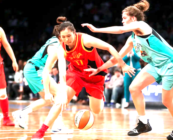 耀世娱乐-中国女篮轻取马里开门红!3大功臣浮出水面,李月汝21+11统治内线